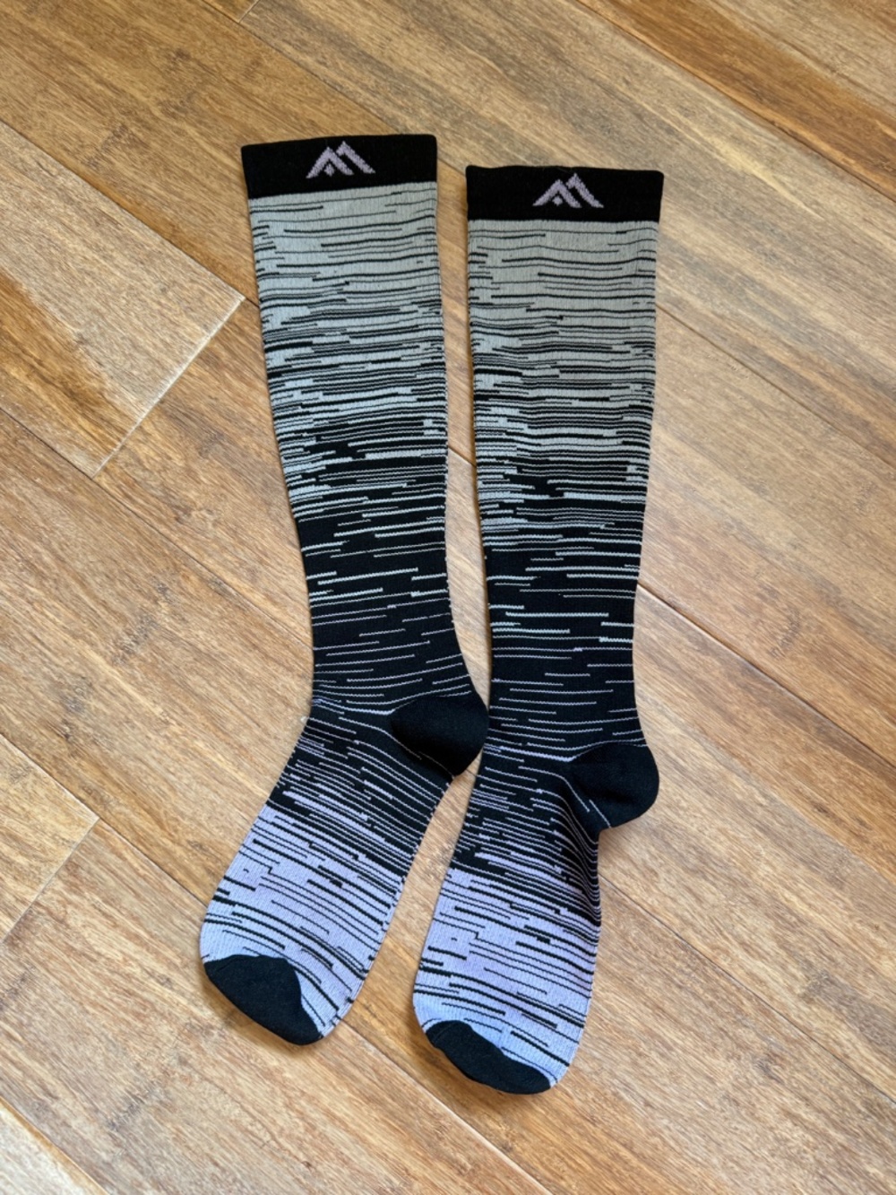 Fuelmefoot (FMF) Grey Purple Gradient Compression Socks- L/XL - Picture 2 of 7